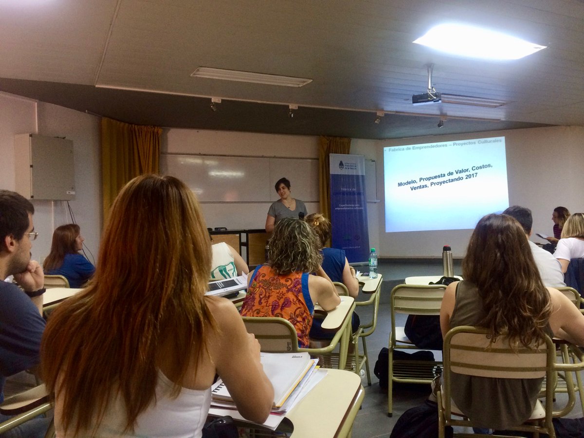 r_culturales's tweet photo. #LaMatera BA inicia en @ciceunicen 
Ajustando planes de negocios y estructura de costos. ¡cómo cuesta!
#FabricaDeEmprendedores @MinCulturaAr https://t.co/428xHcmMkR
