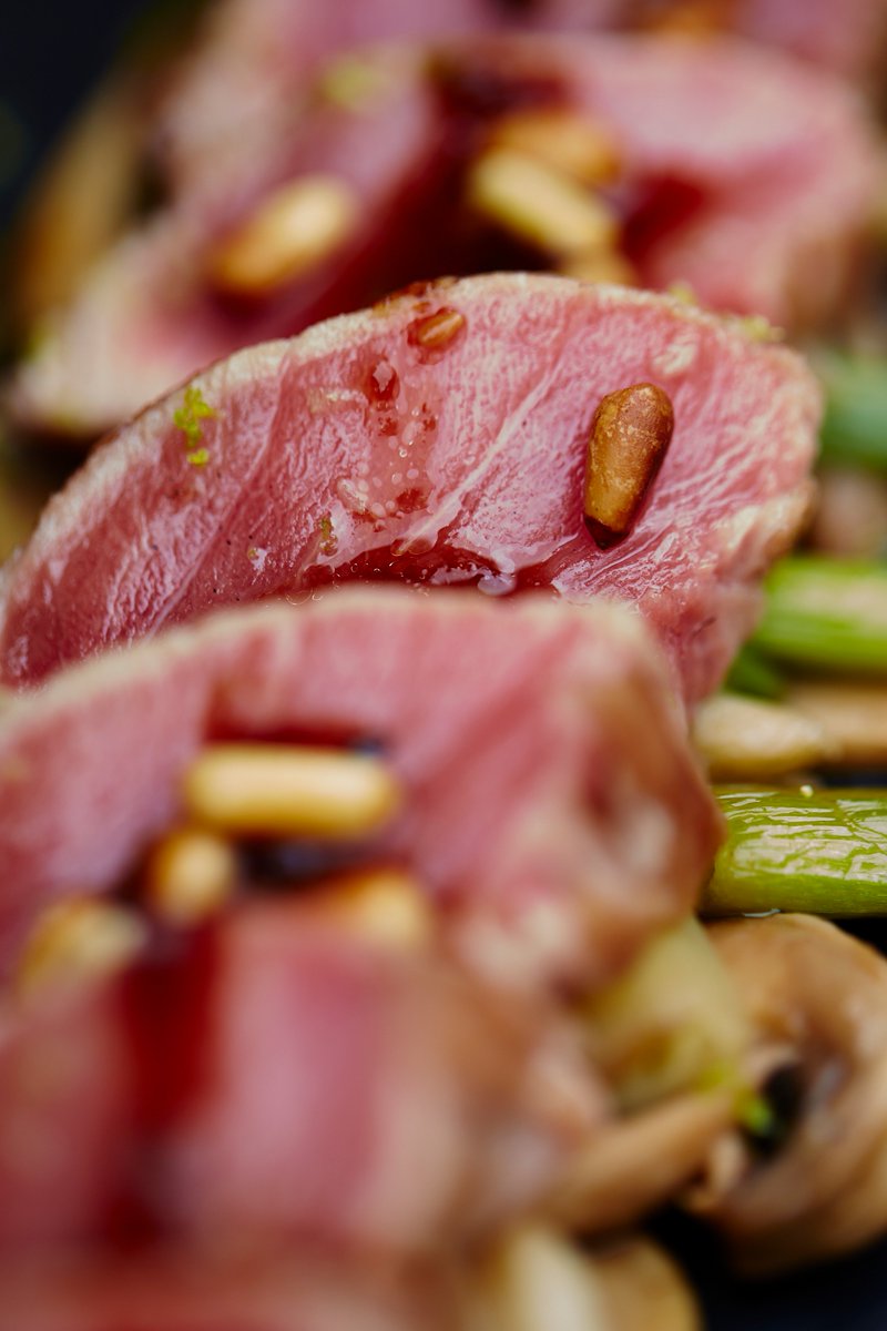 Grupo_VENUS_VM's tweet photo. #TATAKI DE #ATUN , #AJOSTIERNOS Y #SETASCONFITADAS #elbesoylalluna #afroditarestaurant #grupovenus  #selenerestaurant #lasalavenus https://t.co/iT7SWuSRcD