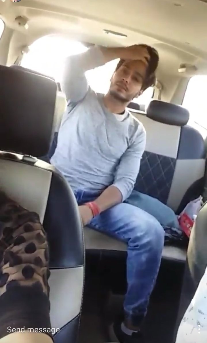 ParamBhatia_FC's tweet photo. And @8paramsingh Spotted doing his favourite thing- Doing his hair!๐๐
#HailParam
#ParamRocks https://t.co/5dQO0t6FBn