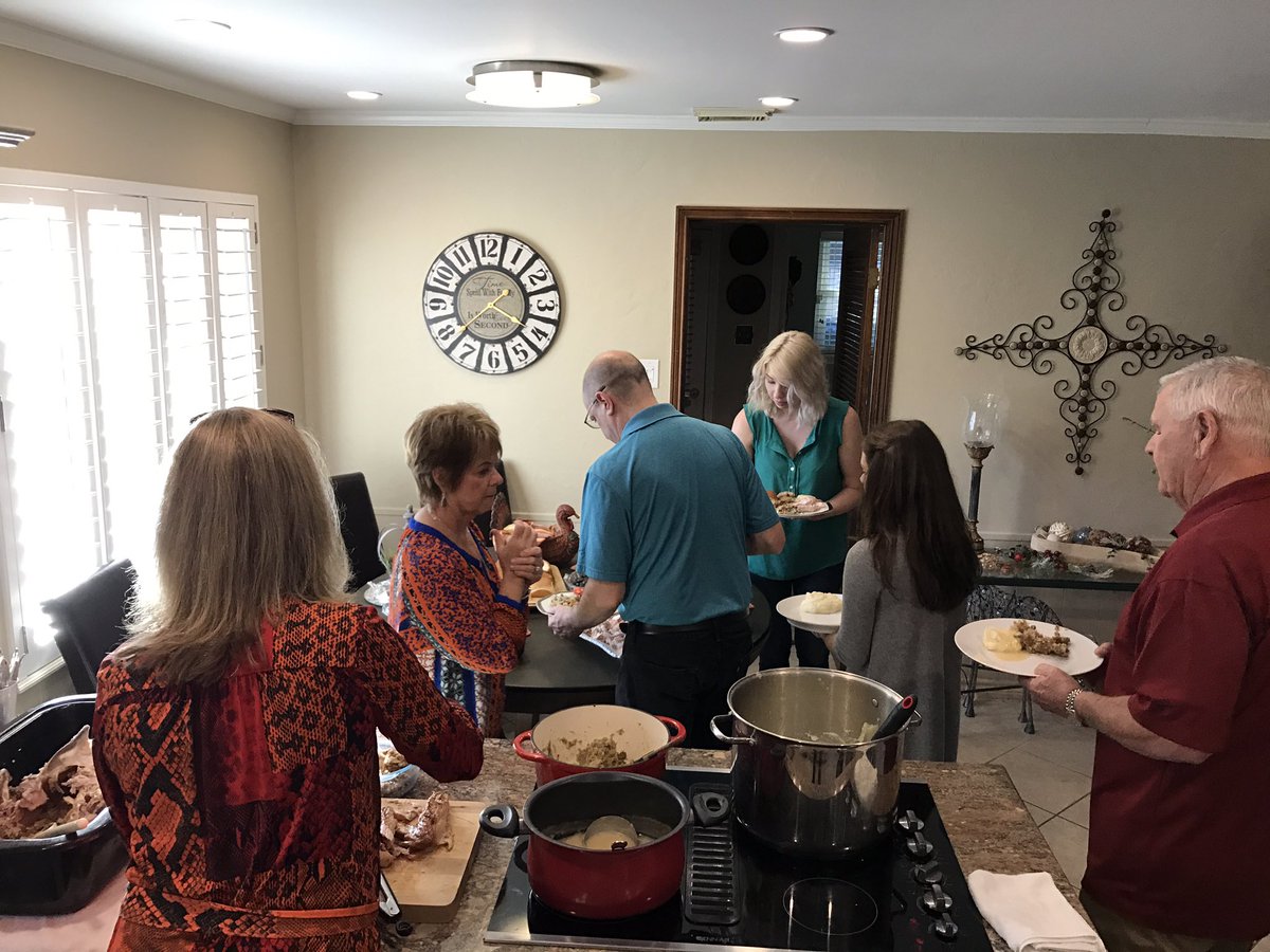 FOX26RUBEN's tweet image. It was a full blown chow down yesterday at my house! #thanksgiving #howtohouston
