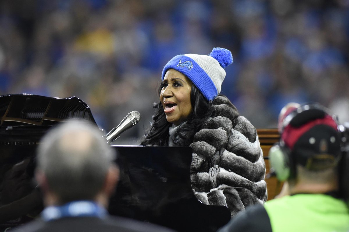 JaneBrownNews's tweet photo. Controversy? #ArethaFranklin is the Queen of Soul. She can take all day to sing the anthem if she wants. #IMHO https://t.co/Hh6mvOmXur https://t.co/y4rugKHiNu