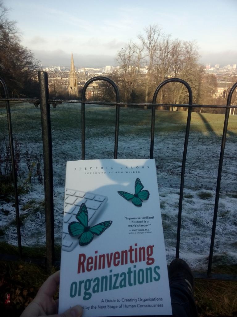 EllisBeardsmore's tweet photo. Wrapped up warm, in one of my favorite #Glasgow places, reading interesting books #dayoffwin! Thanks @JaneyBruce for the suggestion https://t.co/K37aVdR59Z