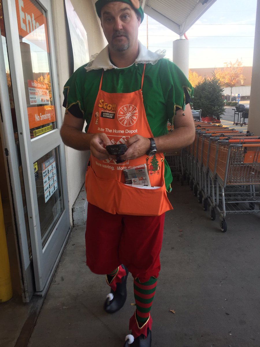theDAlsobrooks's tweet photo. @SdbassBass stop Elf'n around and get to work! https://t.co/3EWeiEggUw