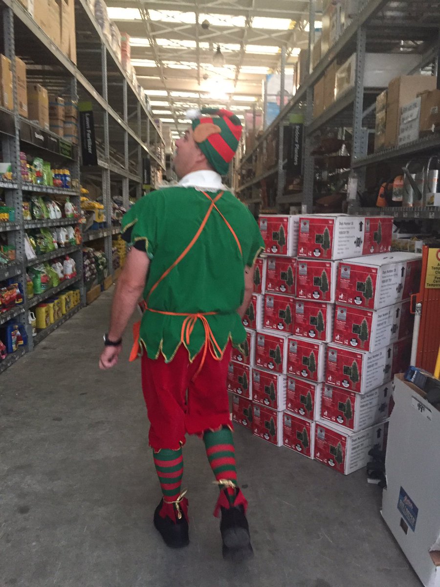 theDAlsobrooks's tweet photo. @SdbassBass stop Elf'n around and get to work! https://t.co/3EWeiEggUw