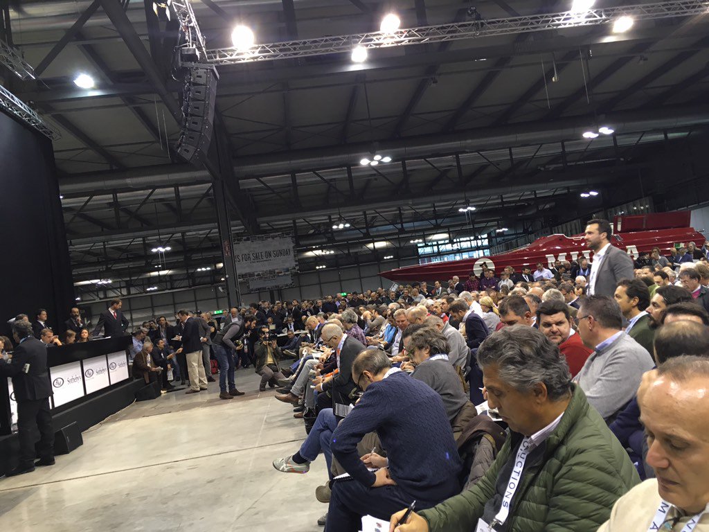 antonio_brunet's tweet photo. Fair €41k for 86 Porsche 911 C2 car was an honest high mile car #DuemilaRuote #RMItaly room is about to explode https://t.co/R5KlhSOxP2