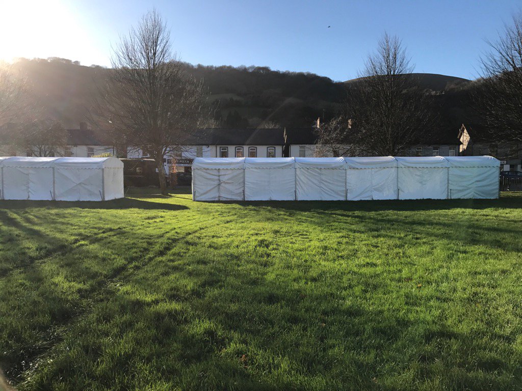 Rest of pods and santa grotto done ready for tomorrow