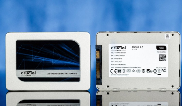 BuzzarenaCom's tweet photo. Black Friday #Amazon : SSD interne SATA 2.5″ Crucial MX300 750 Go à 185€
https://t.co/TCk85yTEY4
#blackfriday #ssd #interne #priximbattable https://t.co/IfrjZ1DAGD