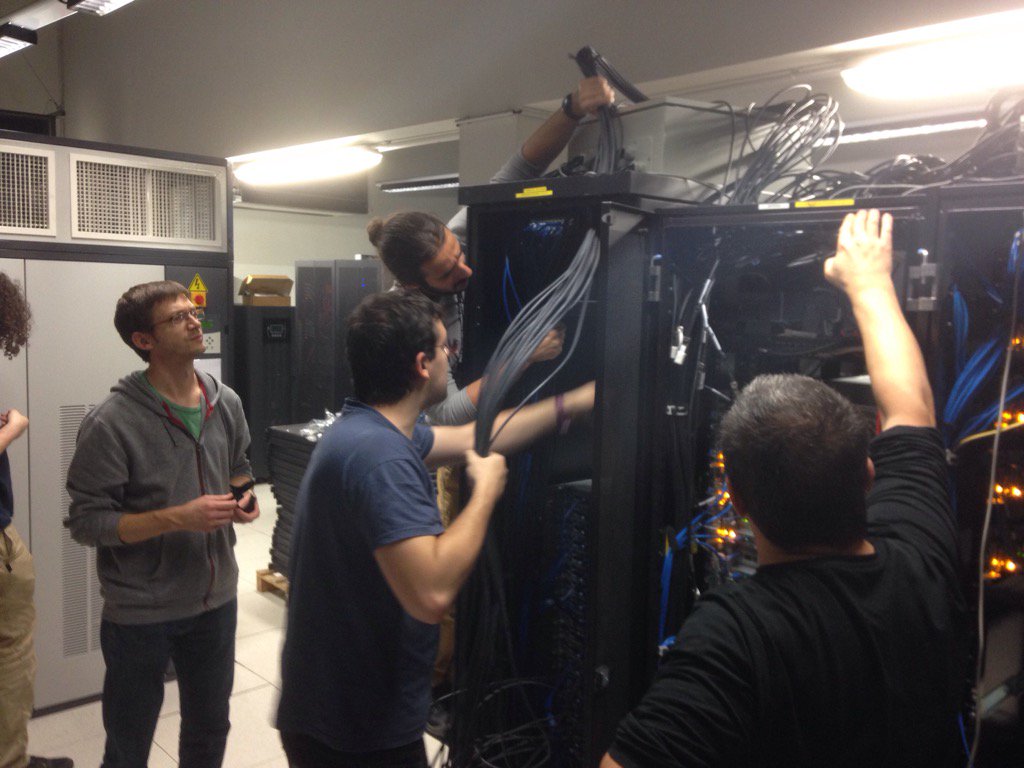 CaronEddy's tweet photo. Is it good ? Is it bad ? Who knows ? But ... something is in progress! #grid5000 #enslyon https://t.co/qzztP2O0oT