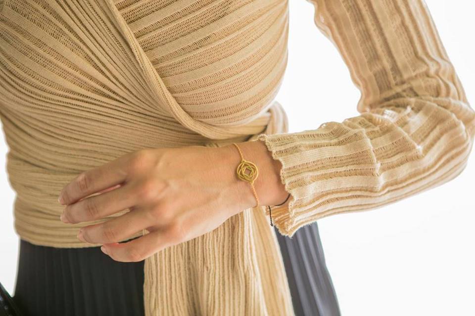SParoness's tweet photo. Los viernes nos gusta deslumbrar con nuestras mejores prendas. Cardigan 2550 de #ioannakourbela #FelizFinde #paronessboutique https://t.co/tshcyJnwOT