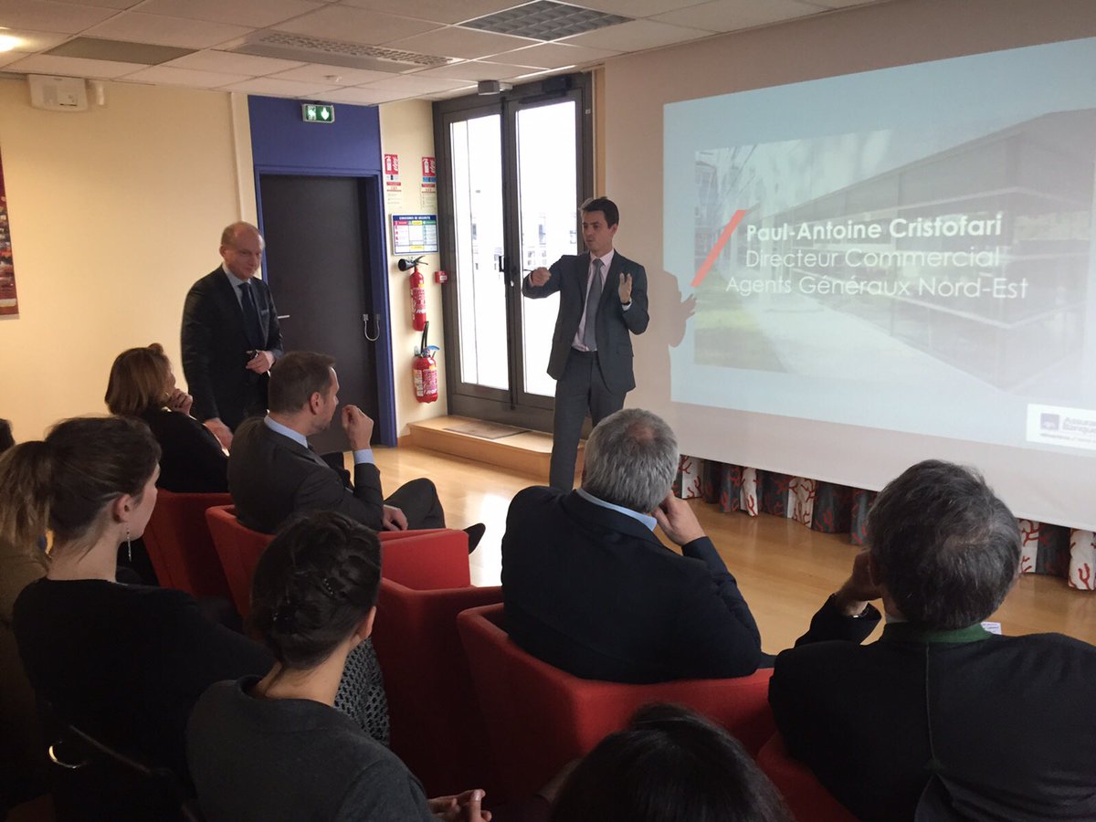 fred_peguilhan's tweet photo. Cérémonie de clôture de la première promotion perspective agences. Avec la Cci de DIJON. #axa # région Nord-Est. https://t.co/3aX6J9e4Cu