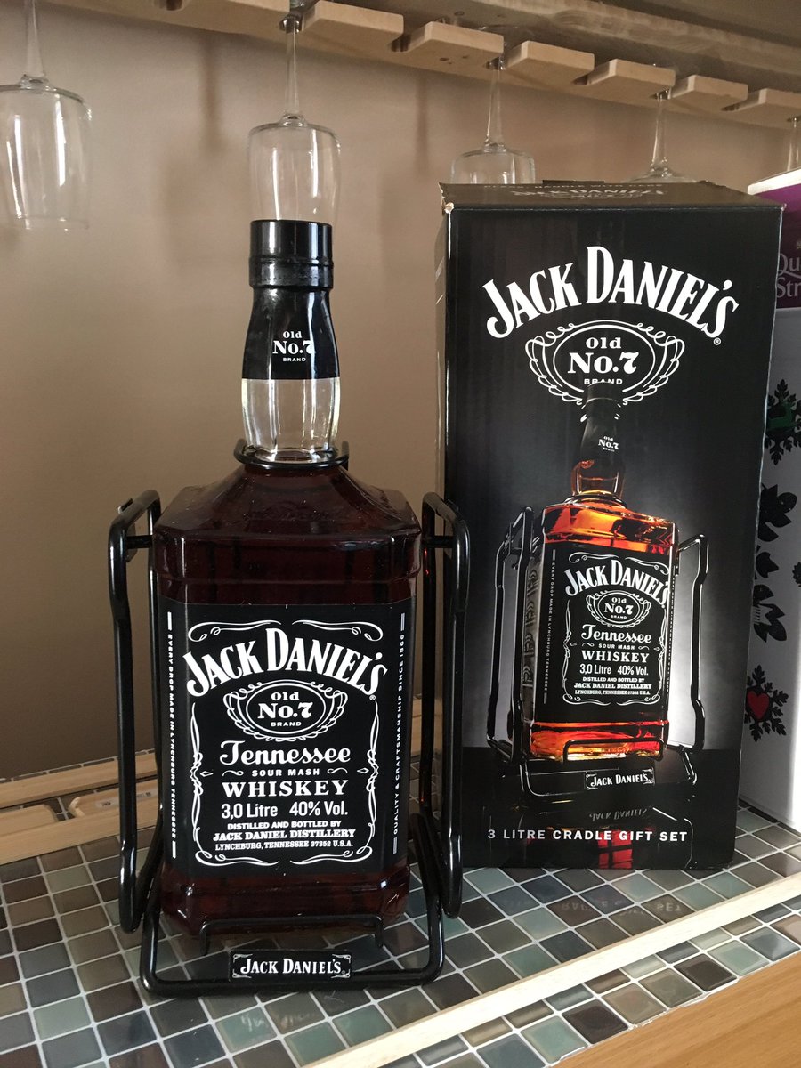 karene28's tweet photo. Love it when I come home from work on a Friday to see the @JackDanielsUK fairy has been!! https://t.co/uTVkHSDWhv