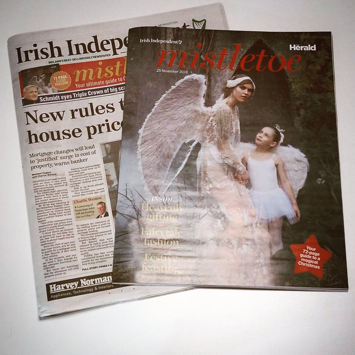 Indo_Style_'s tweet photo. Get yourself in the #festive mood with today's @Independent_ie #mistletoemag #blackfriday #giftguide #fashion @bairbrepower https://t.co/oG9EofyFIm