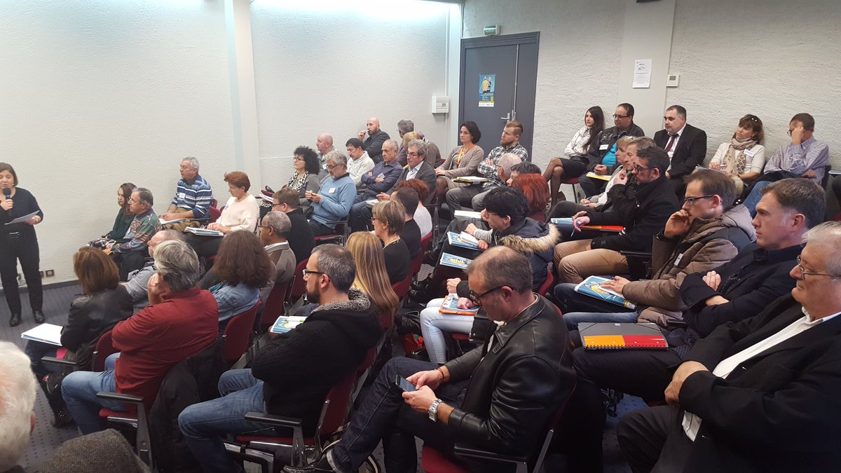 ToulEcoTarn's tweet photo. Très belle affluence à Castres pour l'étape tarnaise de #quinzainedelatransmission avec @Madeeli_ @CCI_du_Tarn #cmatarn et #mcef ! https://t.co/sUXZdT5Oz0