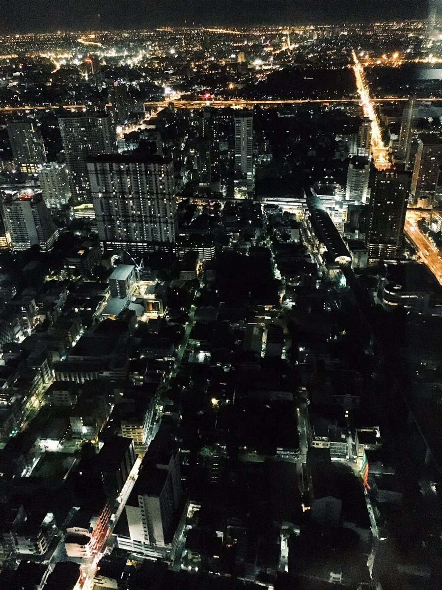 thelavenderlee's tweet photo. The breathtaking views of Bangkok 🌃🌃 https://t.co/XJSGN1W1DY