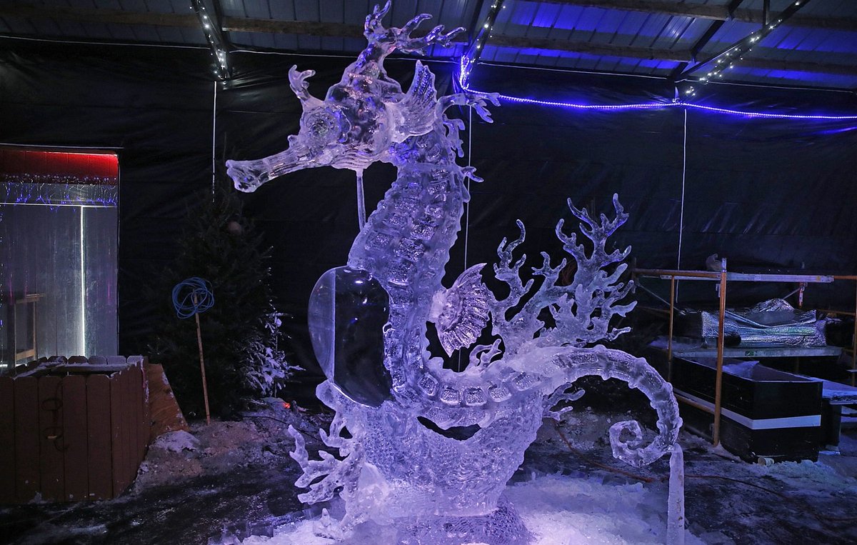 The 10: #SmallBizSat at <a href="/SipTommyrotter/">Tommyrotter</a>, ice carving comp,, Christmas in <a href="/VisitEville/">EllicottvilleNY</a>, classics at <a href="/NorthParkTheatr/">North Park Theatre</a> buffalonews.com/2016/11/25/10-…