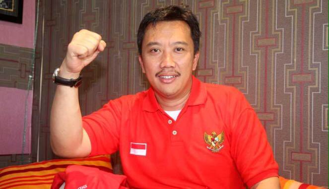 KEMENPORA_RI's tweet photo. "Saya senang dan bangga melihat penampilan pasukan merah putih yg akhirnya membawa hasil lolos ke semifinal AFF 2016" https://t.co/hBbSRdZ2Tf