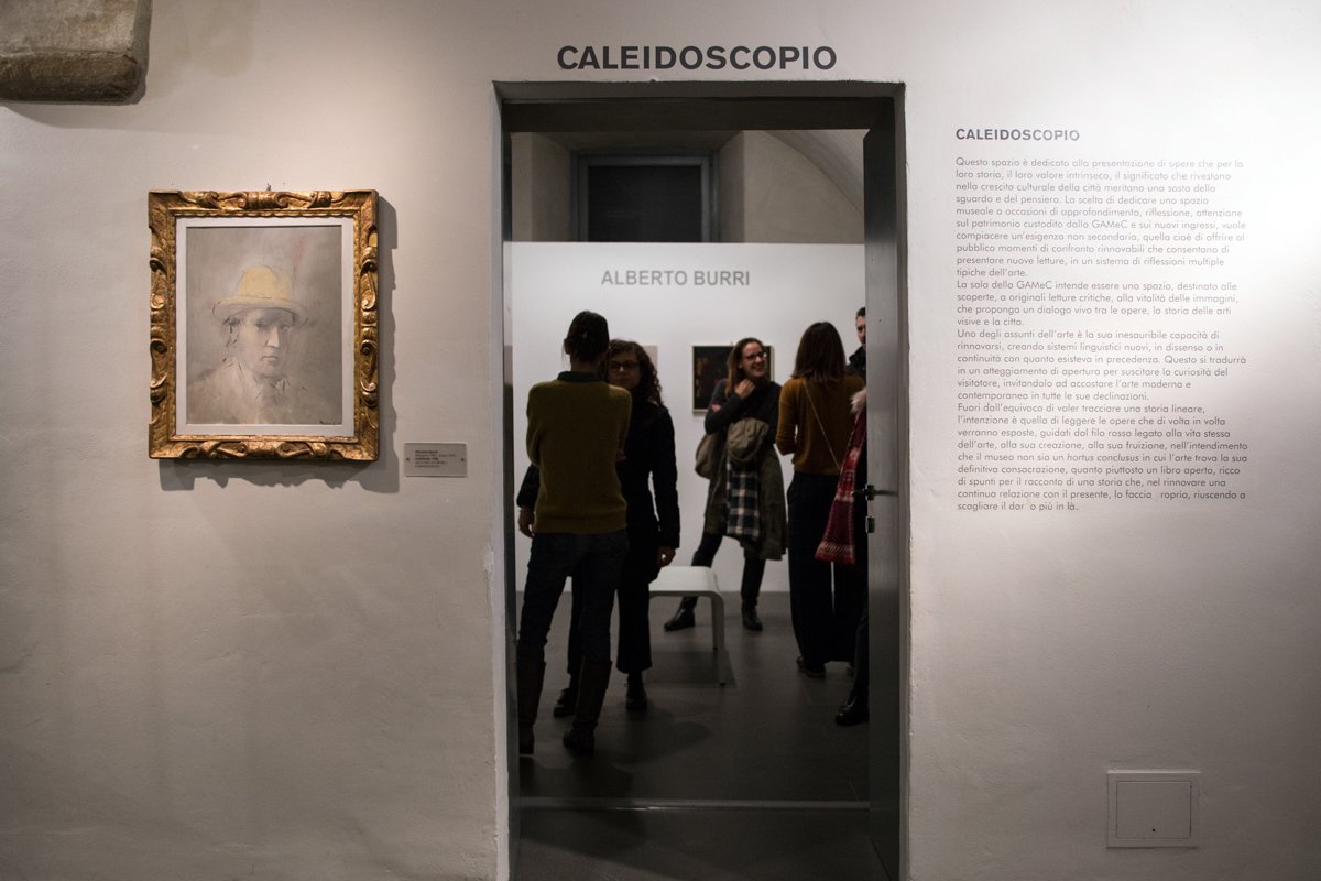 GAMeCBergamo's tweet photo. Aperte ufficialmente al pubblico la personale di #rochellegoldberg e la rassegna di opere video Artists Film International. #afi2016 https://t.co/MJOZ8qbiNB