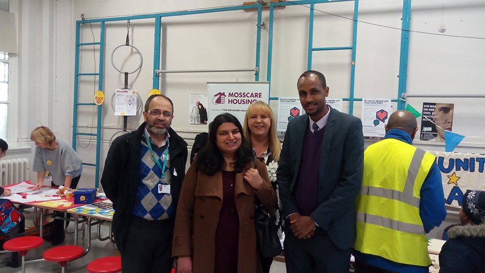 OneMcr's tweet photo. Some great pictures from the 'Under One Roof' event held at Claremont School this AM in support of #WhiteRibbonDay: https://t.co/EgQeg027Cw https://t.co/XfyLtFDf1y