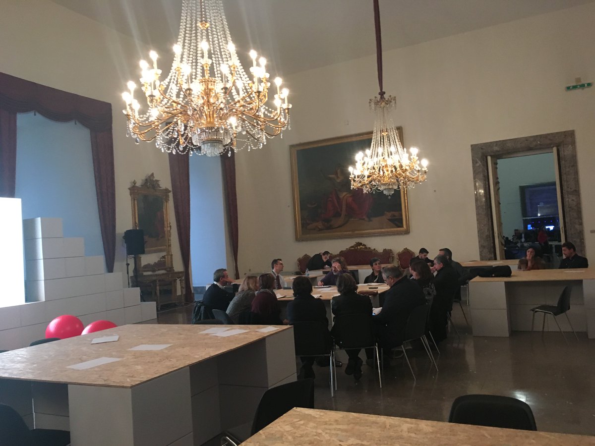 BoulevardGuys's tweet photo. Nel laboratorio della valutazione si parla del RAV e della valutazione esterna della scuola #scuoladigitale #PNSD #boulevardguys https://t.co/mCuDMVY9hh