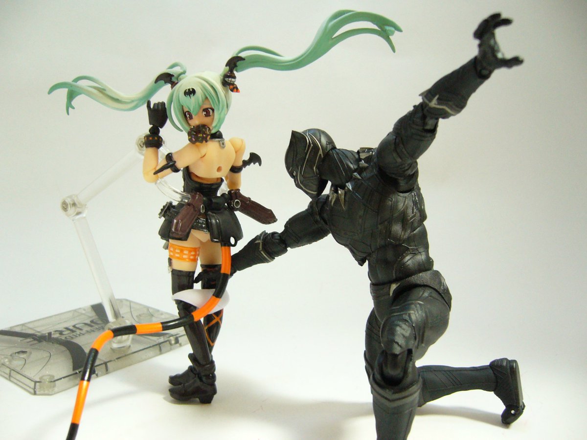 フィギュア四コマ