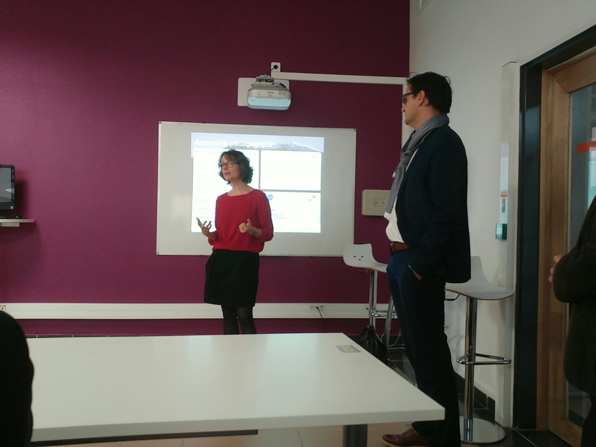 sup_numerique's tweet photo. Focus sur la collection de #MOOCs Compétences #numériques et #C2i #LesVisitesNum cc @BertrandMocquet @FunMooc https://t.co/KBD5gDINRN