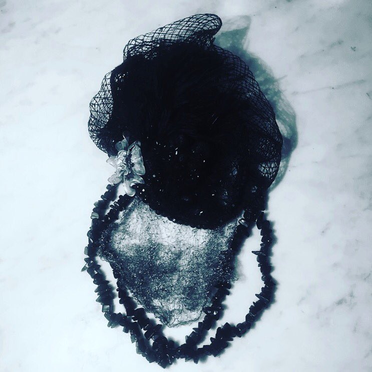 CasaCalto's tweet photo. Head-Mask ⚔️SABLE  #CasaCalto #headpiece #handcrafted #mask #accessories #fashion #shield https://t.co/5z4Pnj0ccA