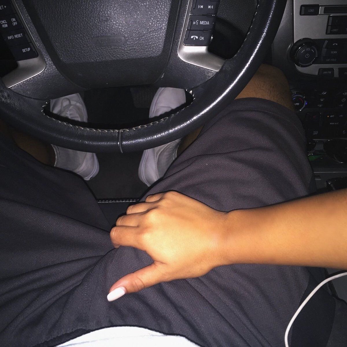 SexualFeeIs tweet picture