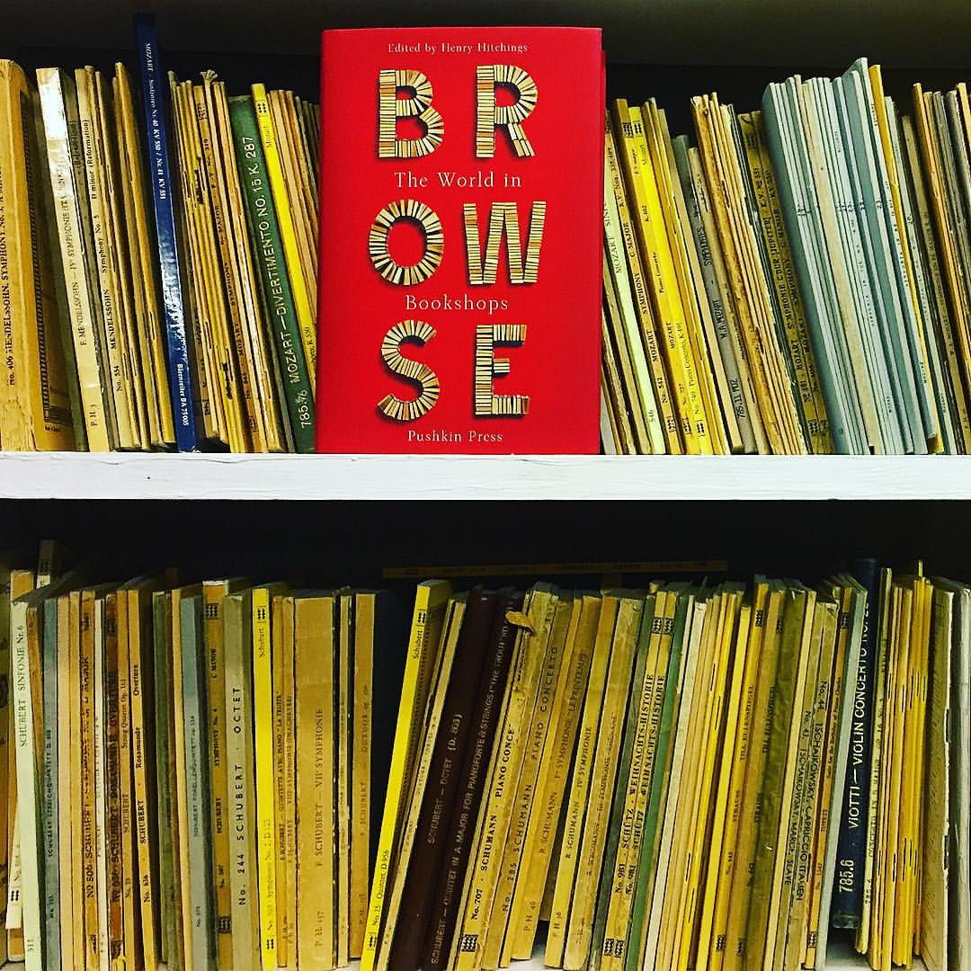 dobleMdesign's tweet photo. This Sunday, in Hay-on-Wye, @henryhitchings talks bookshops with @PeterFlorence @hayfestival in the #TownofBooks: https://t.co/WPhOF5MYtX https://t.co/MQYnnUZLo7
