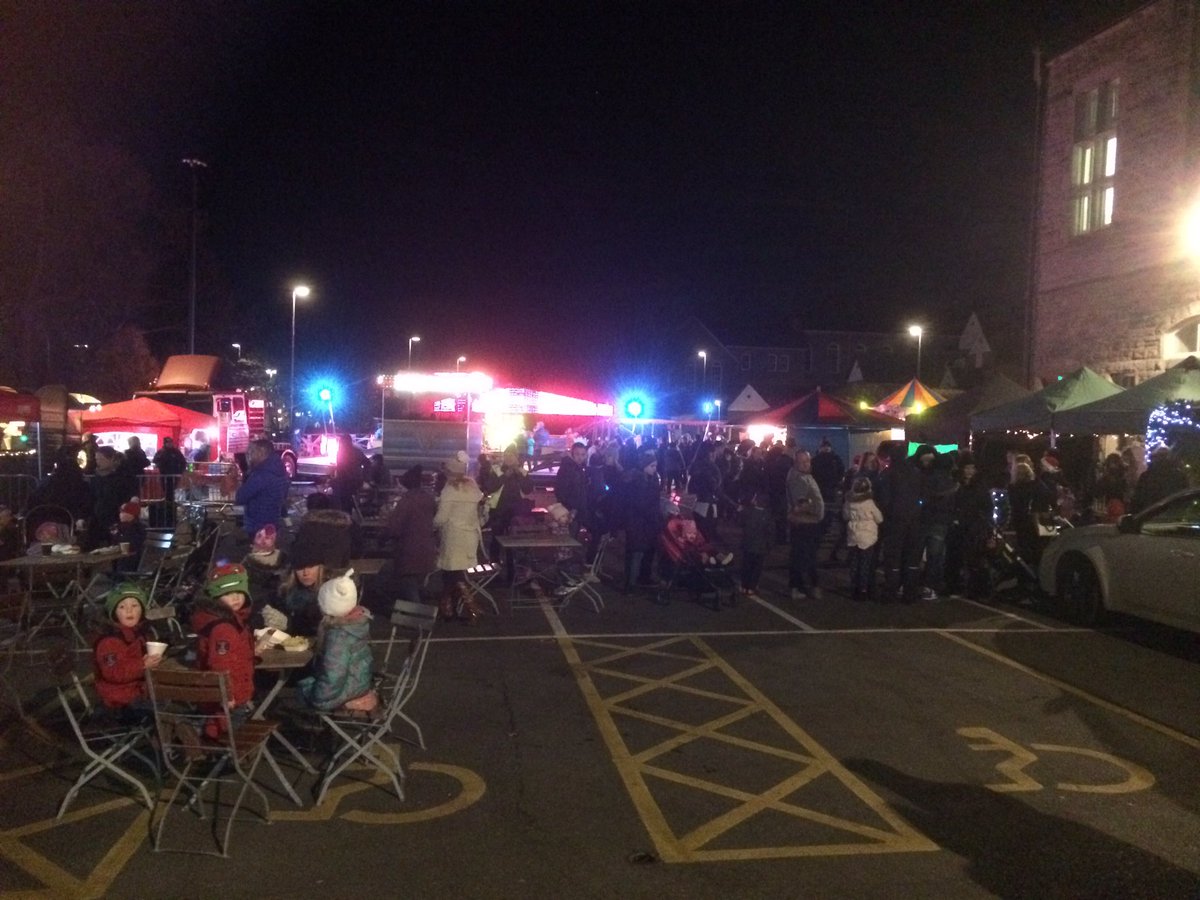 CefniMarket's tweet photo. It's beginning to look a lot like Christmas #llangefni https://t.co/kadNAkYlie
