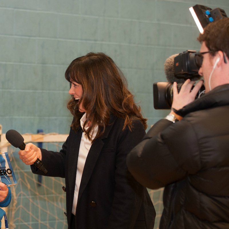 BBCWales's tweet photo. It’s emotional!
#WSA2016 host @CSummersNews surprises @BBCWalesSport Unsung Hero Vicki Randall

🎥 @BBCWalesToday
⌚️ 6.30pm
📺 @BBCOne Wales https://t.co/dco9l4nuZ3