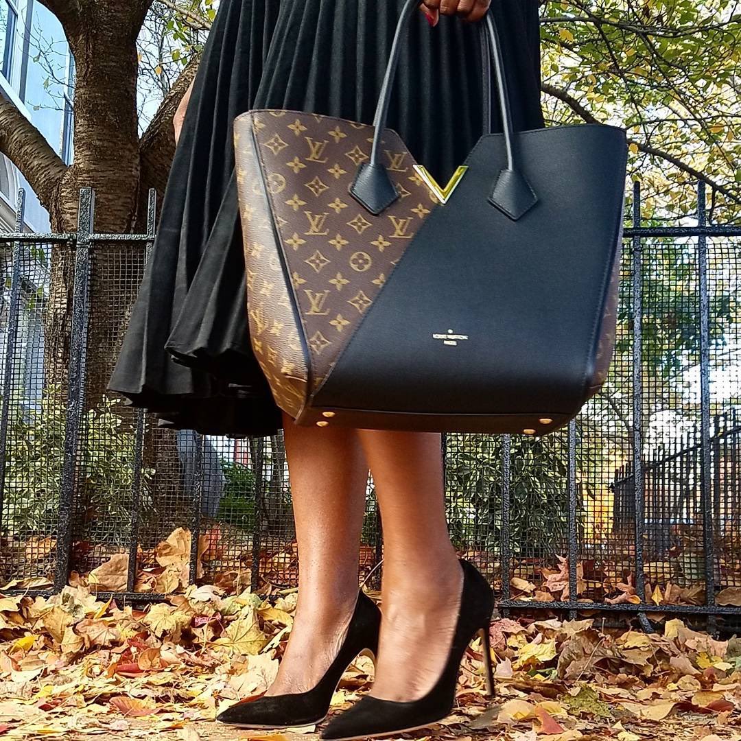 MosModacom's tweet photo. Kasım'da aşk gerçekten bir başka. Biz de #LouisVuitton Kimono Bag ile aşk yaşıyoruz. ❤️🍂🍁
https://t.co/9dKtwtGuYT https://t.co/trHUbviXmx