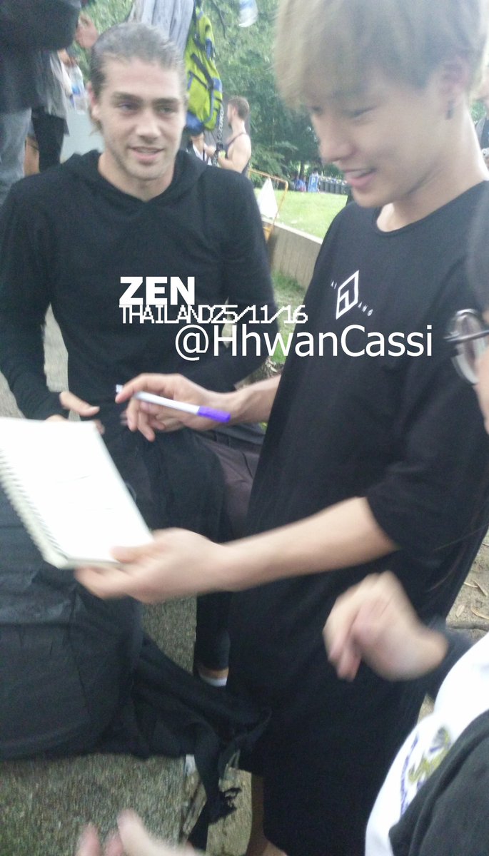 HhwanCassi's tweet photo. 9. #zen #shimada #zenshimada #LDHathlete #島田善 จำได้ว่าตอนนี้จะยื้นให้เซ็นแล้วชนกัน เซนเลยหัวเราะ5555 https://t.co/jw6Qb3zMhm