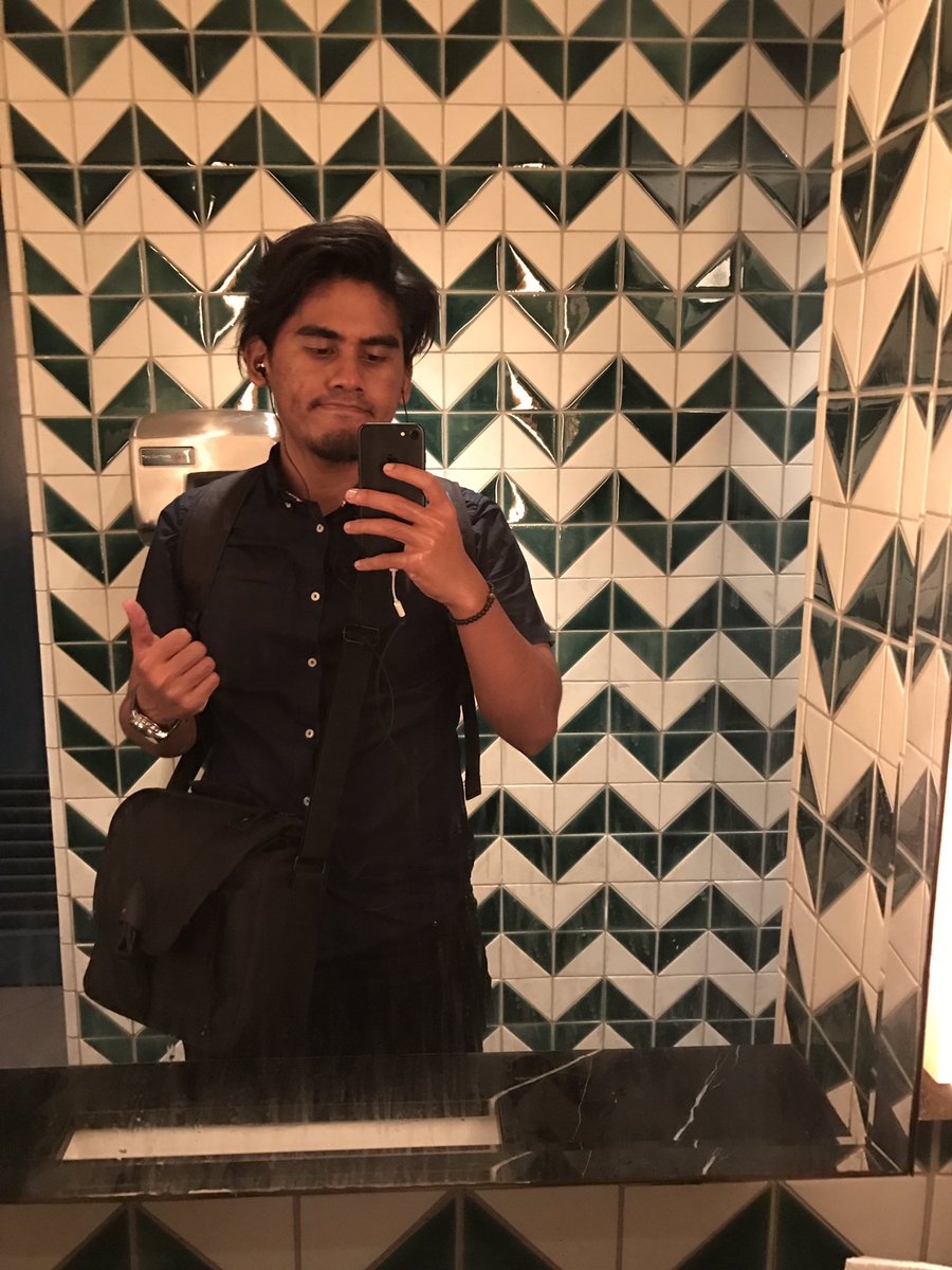ImObiWanKenobi's tweet photo. Thumbs up to myself for not having a drop of alcohol in an event full of it . #roadtosyurga π https://t.co/3ZvL9pqZ7V