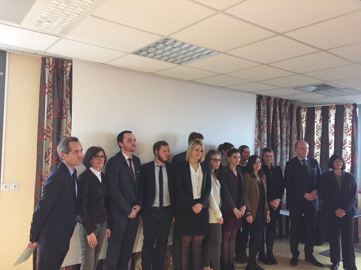 Toutes mes félicitations aux alternants de la promotion Axavengers. Promo Perspective Agences Dijon