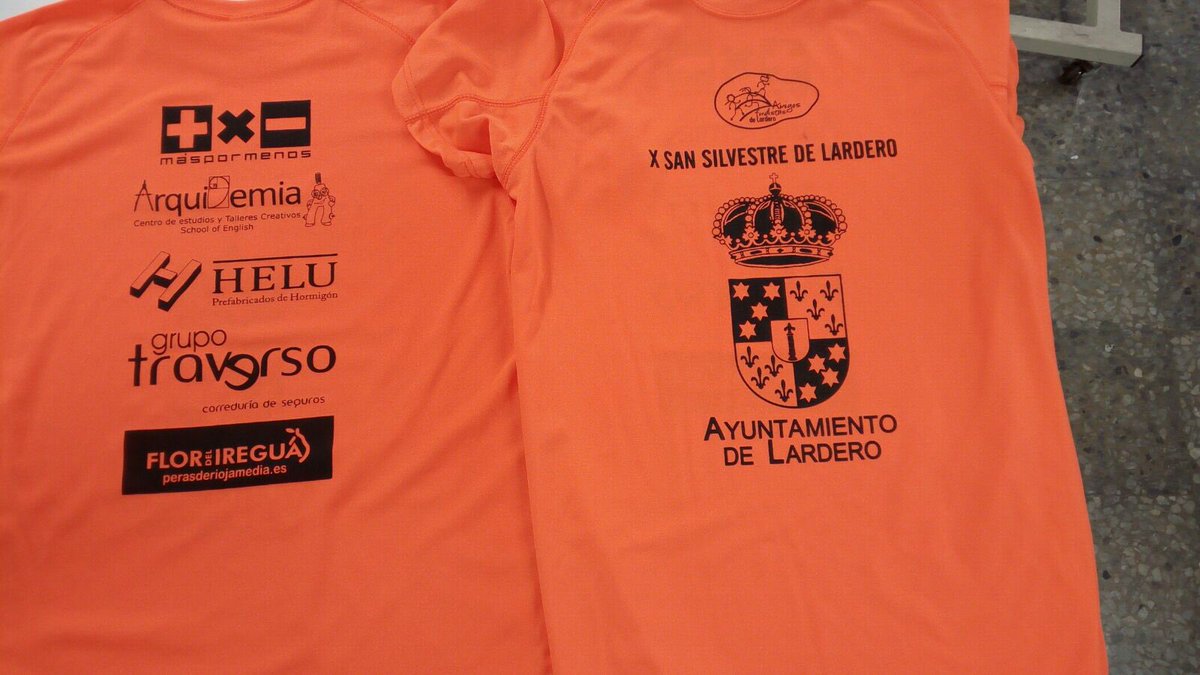 AFLardero's tweet photo. Os presentamos la camiseta d la #XSanSilvestreLardero @AytoLardero @arquidemia @maspormenosnet #GrupoTraverso #PrefabricadosHelu #FlorIregua https://t.co/9c95537XDi