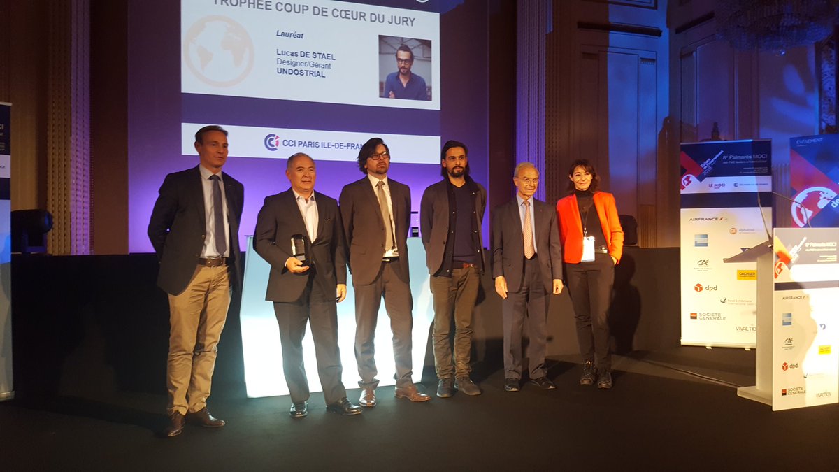 CCI_75's tweet photo. Bravo @lucasdestael #Undostrial pour le trophée "Coup de Cœur du Jury" #FDI2016 @CCI_Paris_IdF https://t.co/kW2XRYe0H1 #lunetier #Paris https://t.co/Hbtv8HdxEf