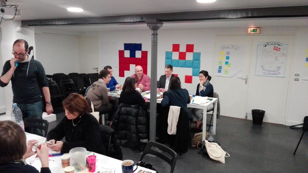 Wemanity's tweet photo. Aujourd'hui la #WeAcademy accueille des futurs Product Owner de @GroupePSA pour une formation tout en couleur et en jeu ! https://t.co/ETazaRP6yT