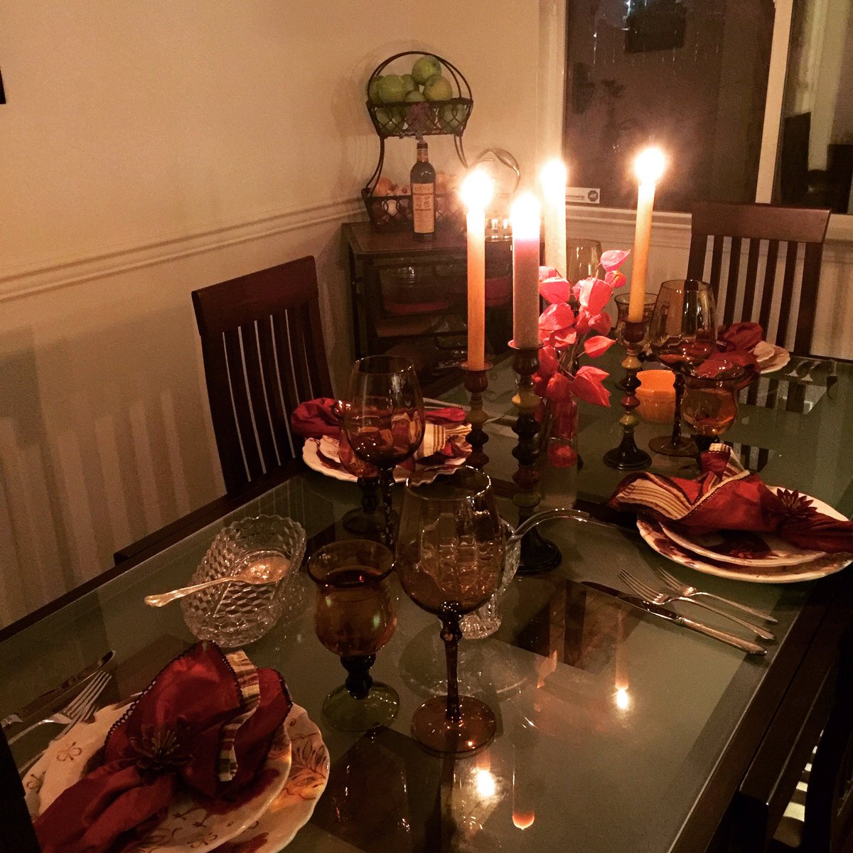 LeighSongbyrd's tweet photo. #ArtandFood #Beauty #ColorfulTable #Gratitude #LoveLight #Candles #Family #Memories #Thanksgiving2016 #LoveistheBestRX https://t.co/YimWt7tChc