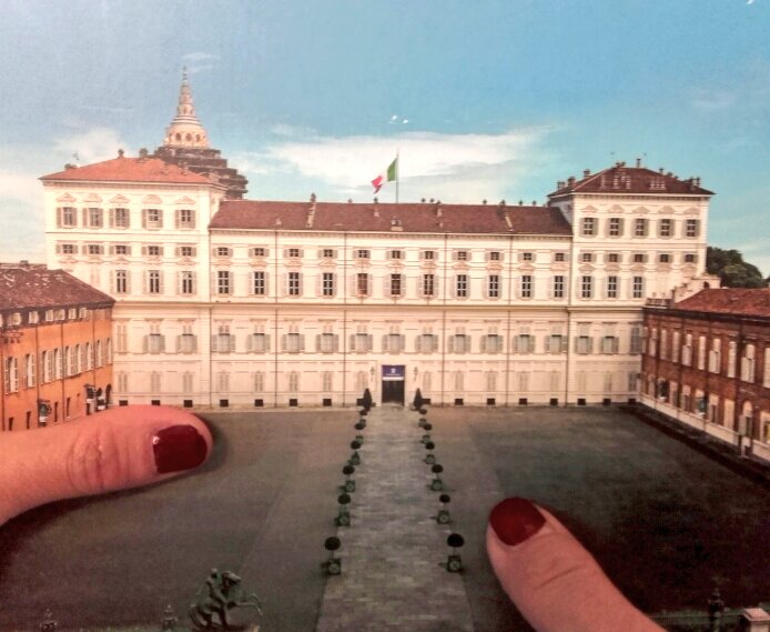 MuseiRealiTo's tweet photo. #signitred indossare un segno per lasciare il segno: anche i Musei Reali di Torino per dire #noallaviolenzasulledonne #fragolecelesti https://t.co/3Rlf1xgX3b