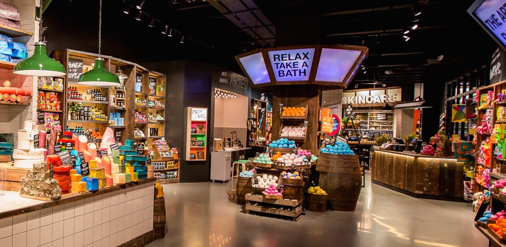 OptelmaLighting's tweet photo. Lux Awards 2016 Retail Lighting Project of the Year! Well done @mgrubbstudio @LushLtd and @XicatoInc Read more https://t.co/ST0tSR3kLA https://t.co/FkKm28CICE