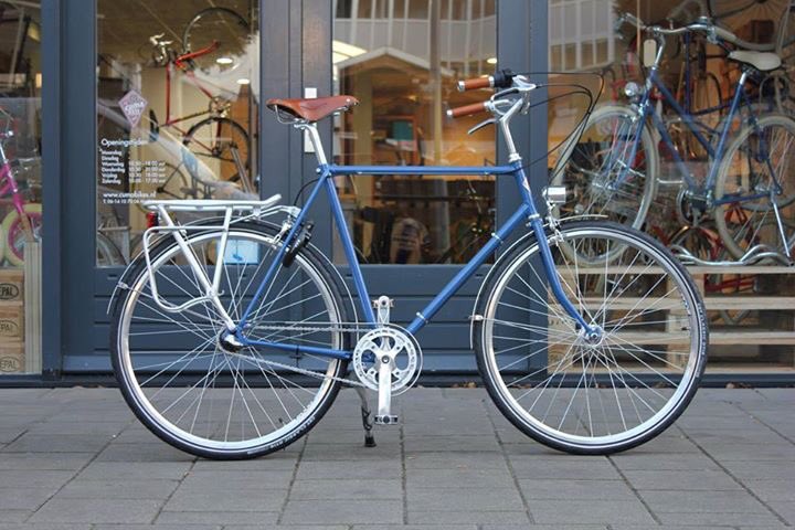 cumabike's tweet photo. No #blackfriday but #blue #friday at #Cumabikes! Latest #bycicle #petrol #style #citybike #design #retro #vintage #bike #ride https://t.co/10EDLNC16i