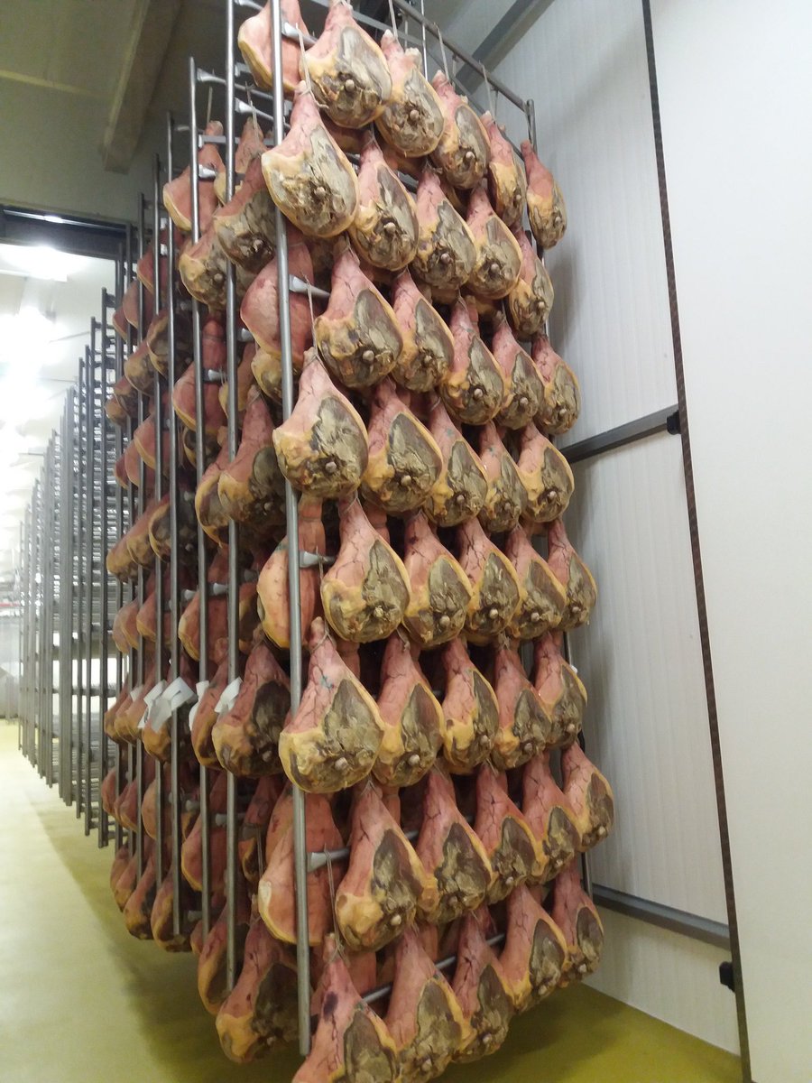 LandscapeOffice's tweet photo. Mattarella visita Salpi in rappresentanza di tutti i prosciuttifici del Consorzio di tutela del Prosciutto di Norcia IGP #Preci #Norcia https://t.co/9rnP1tlx1G