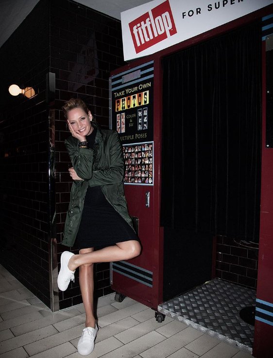 Fitflop Italia (@fitflopitalia) on Twitter photo <a href="/ithurman_/">Uma Thurman</a> Having some photo booth fun at the #fitflop & <a href="/vsmag/">Vs. Magazine</a> party
#fitflop #forsuperwomen #umathurman <a href="/ithurman_/">Uma Thurman</a> Having some photo booth fun at the #fitflop & <a href="/vsmag/">Vs. Magazine</a> party
#fitflop #forsuperwomen #umathurman