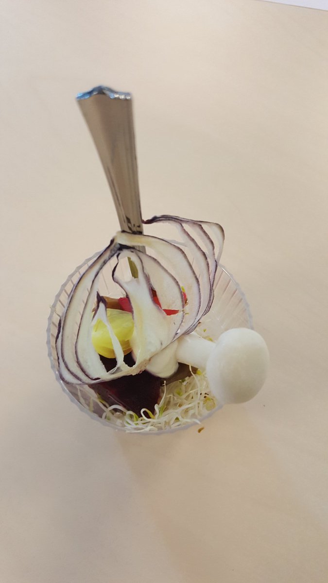 Zo kun je ook een ui serveren <a href="/omfl/">ام فلان</a> @FlevoCampus 
  Bij hoe sexy is de ui? <a href="/AereshboAlmere/">Aeres hbo Almere</a>