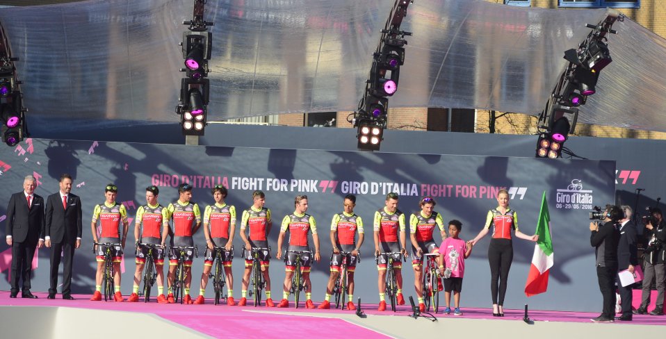 '<a href="/Bardiani_CSF/">Bardiani-CSF 7 Saber</a>, <a href="/NIPPO_Fantini/">NIPPO Vini Fantini Faizanè</a> e <a href="/WilierSoutheast/">WilierSoutheast</a> ricevono ufficialmente la licenza Professional per il 2017 

cyclingpro.net/spaziociclismo…