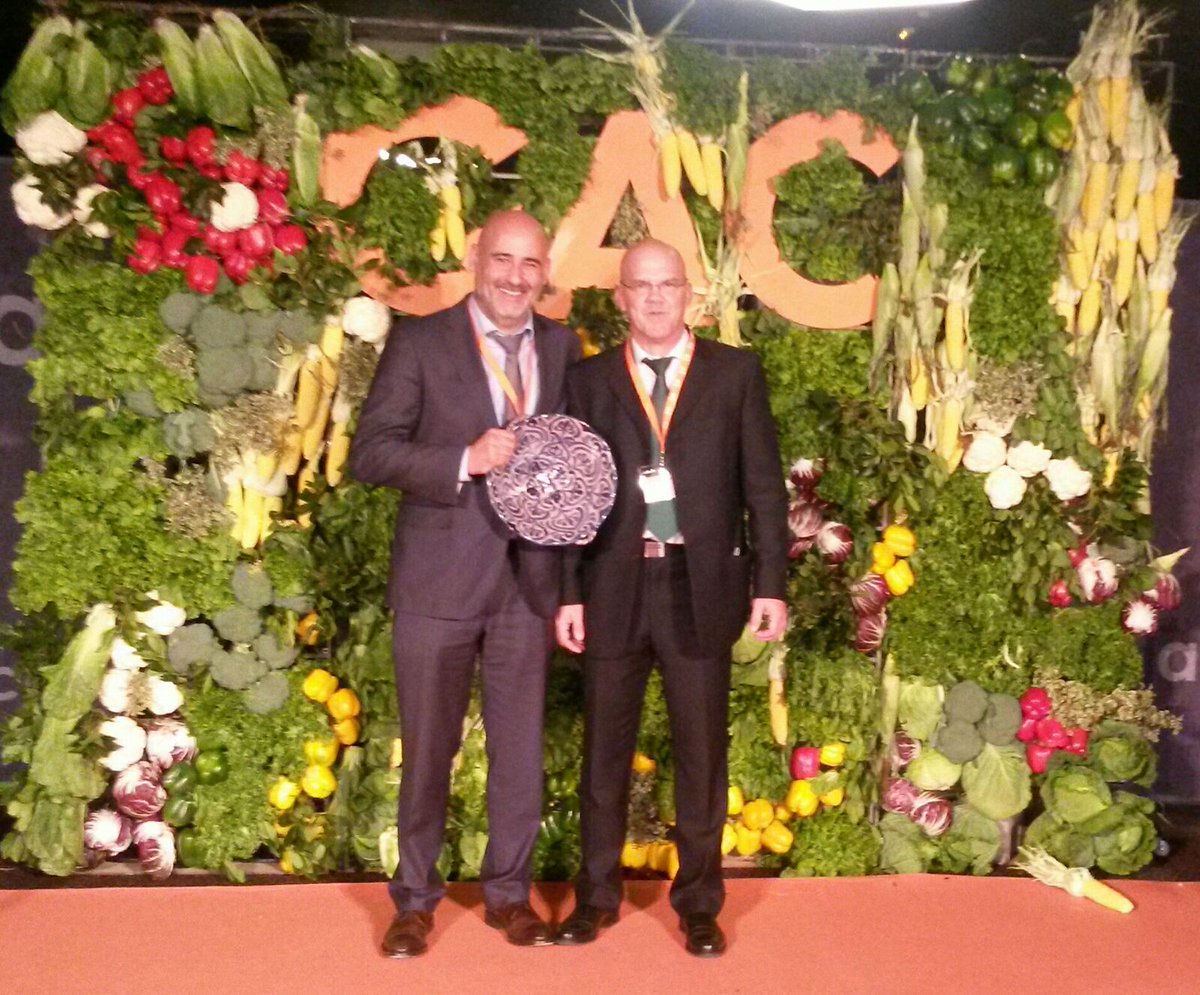 LINPACSpain's tweet image. Estamos de enhorabuena, nuestra empresa ha sido premiada como Mejor Proveedor del Año #TrabajoEnEquipo #Diseño #Innovación #XJornadaGAC