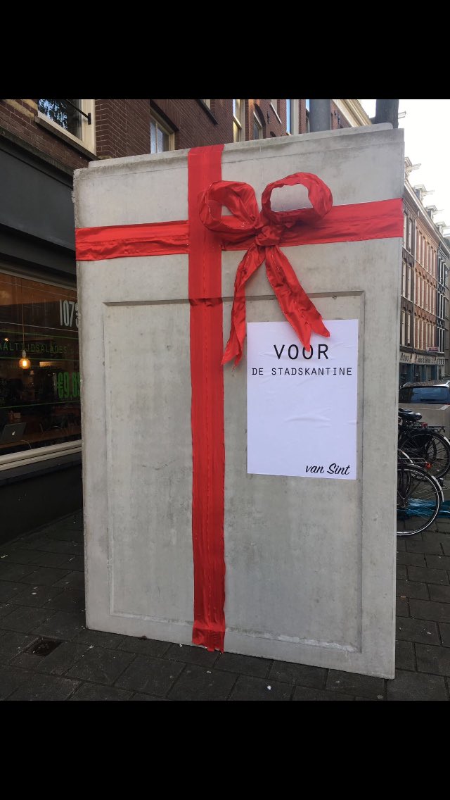 Oh kom maar eens kijken... Cadeau van Sint voor... <a href="/AT5/">AT5</a> <a href="/AmsterdamNL/">Gemeente Amsterdam</a> <a href="/parool/">Het Parool</a>