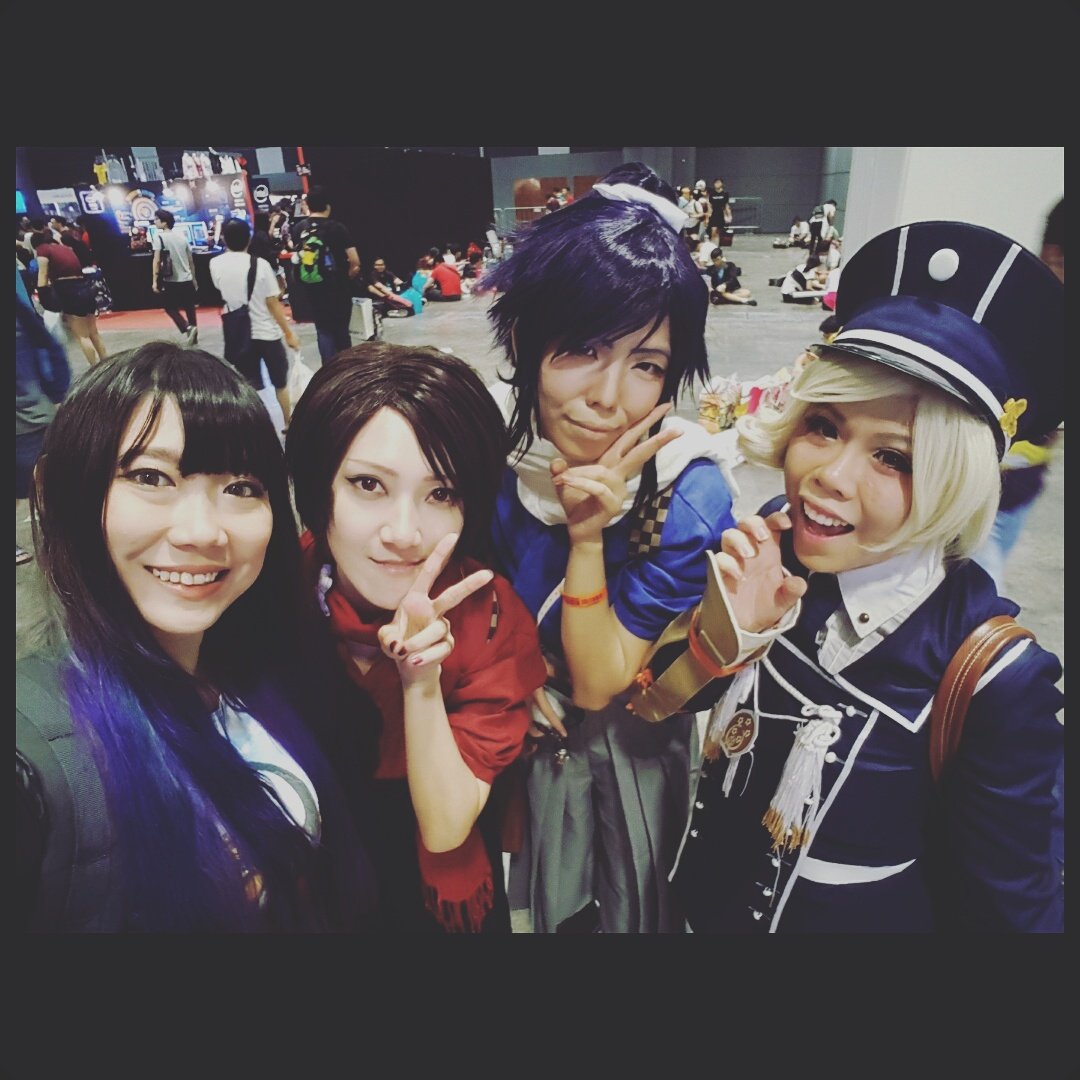 jopankeks's tweet photo. AFA Friday with the toudans.
#saniwaandproud #afa2016 #25nov16 #afaday1 #fromearliertoday #toukenranbucosplay https://t.co/slLyhyr5qW