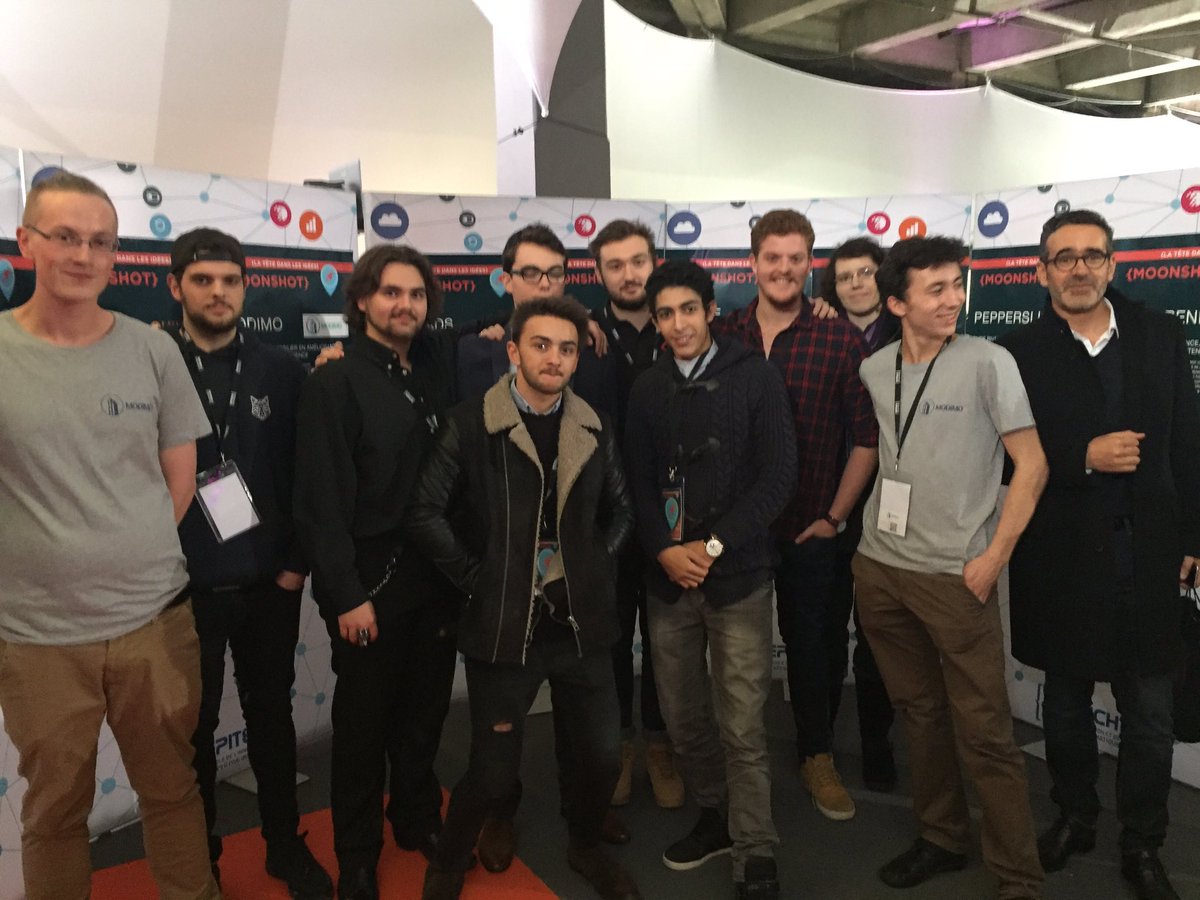 Epitech's tweet photo. Les projets Moonshot à #EpitechXP2016 @EpitechInnov https://t.co/PEwpgYz9Ur