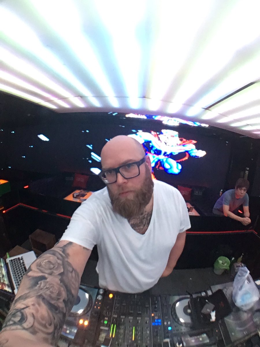 alexmorph's tweet photo. Sound check ✔️
See you tonight at  MUSE Tainan. Set time 01:00-02:30. #trance #trancefamily 🇹🇼 https://t.co/iWUirdv2Ei